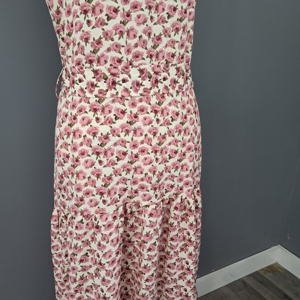 Shein Womens Floral Print Halter Tiered Dress Size Small - Picture 6 of 15